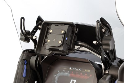 Bild von Navigationsadapter an BMW Navigatorvorbereitung