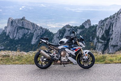 Bild von Spezialschrauben für Lenkererhöhung mit Navi