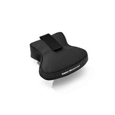 Bild von Tasche unter Gepäckbrücke