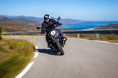 Bild von Fahrer Sitzbank mit Höcker »AKTIVKOMFORT«
