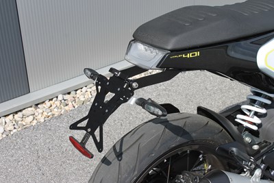 Bild von Kennzeichenhalter 401 Svart/Vitpilen