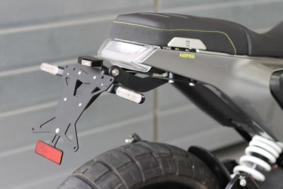 Bild von Kennzeichenhalter 401 Svart/Vitpilen