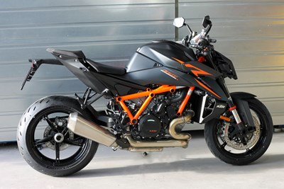Bild von Nummernhalter 1390 Superduke