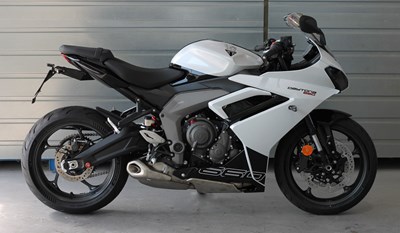 Bild von Nummernhalter Daytona 660 24-