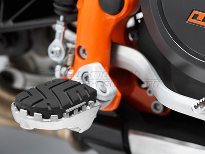 Bild von SW-Motech Fussrastenanlage