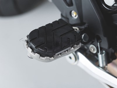 Bild von SW-Motech Fussrastenanlage