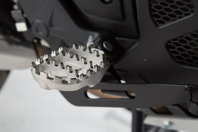 Bild von SW-Motech Fussrastenanlage