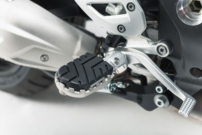 Bild von SW-Motech Fussrastenanlage