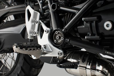 Bild von SW-Motech Fussrastenanlage
