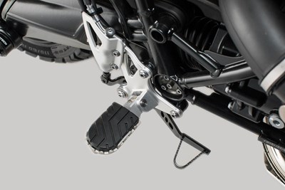 Bild von SW-Motech Fussrastenanlage