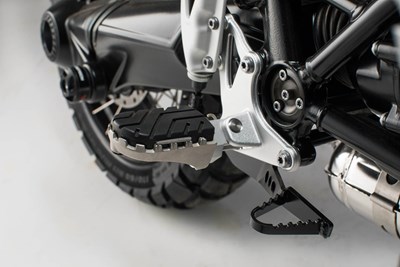 Bild von SW-Motech Fussrastenanlage