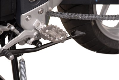 Bild von SW-Motech Fussrastenanlage