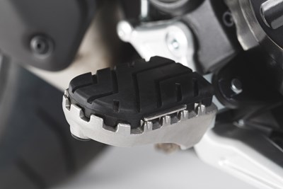 Bild von SW-Motech Fussrastenanlage