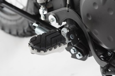 Bild von SW-Motech Fussrastenanlage