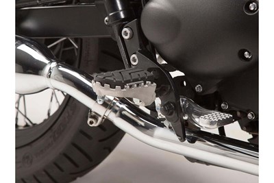 Bild von SW-Motech Fussrastenanlage