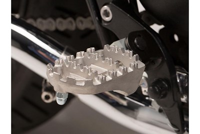 Bild von SW-Motech Fussrastenanlage