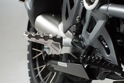Bild von SW-Motech Fussrastenanlage