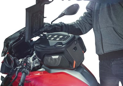 Bild von Tablet/ Smartphone Taschen und Adapter