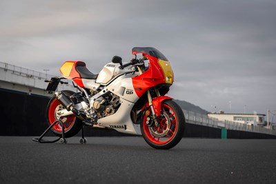 Bild von YAMAHA AKRAPOVIC